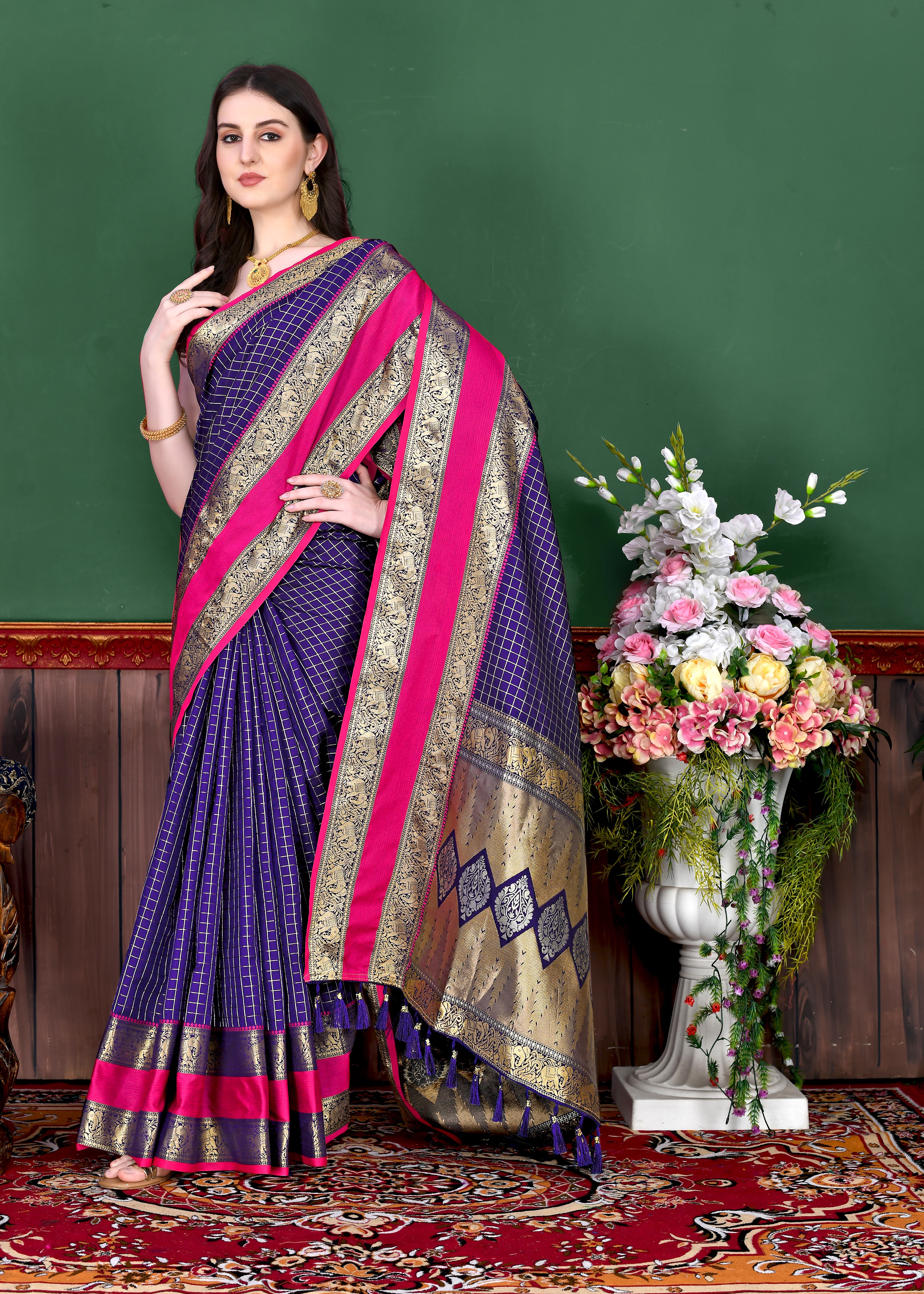 Yavira silk Women's Blue Checked Jacquard Saree view 2