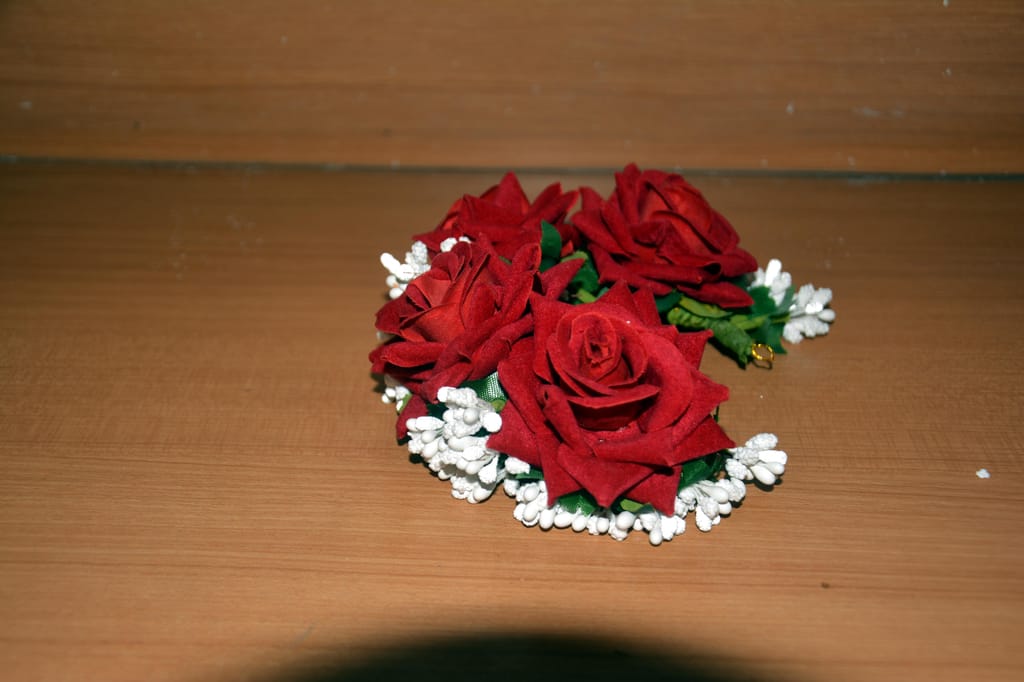 Artificial Flowers with White Parag Hair Brooch view 2