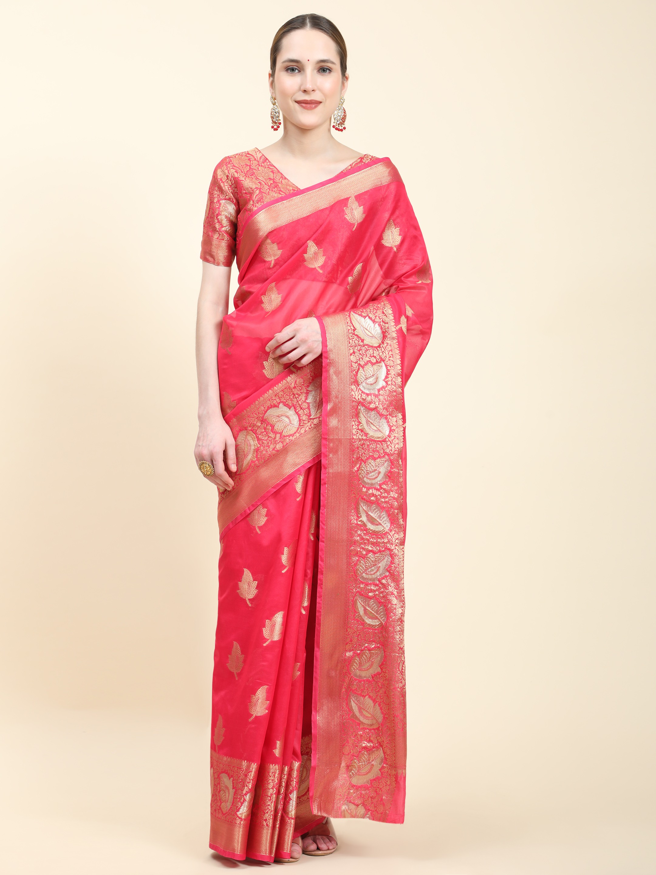 Yavira silk Women's Red Handwoven Jacquard Saree view 2