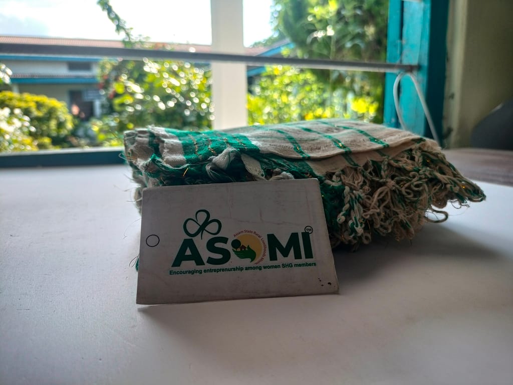ANAKATA ASSAMESE GAMOSA view 2