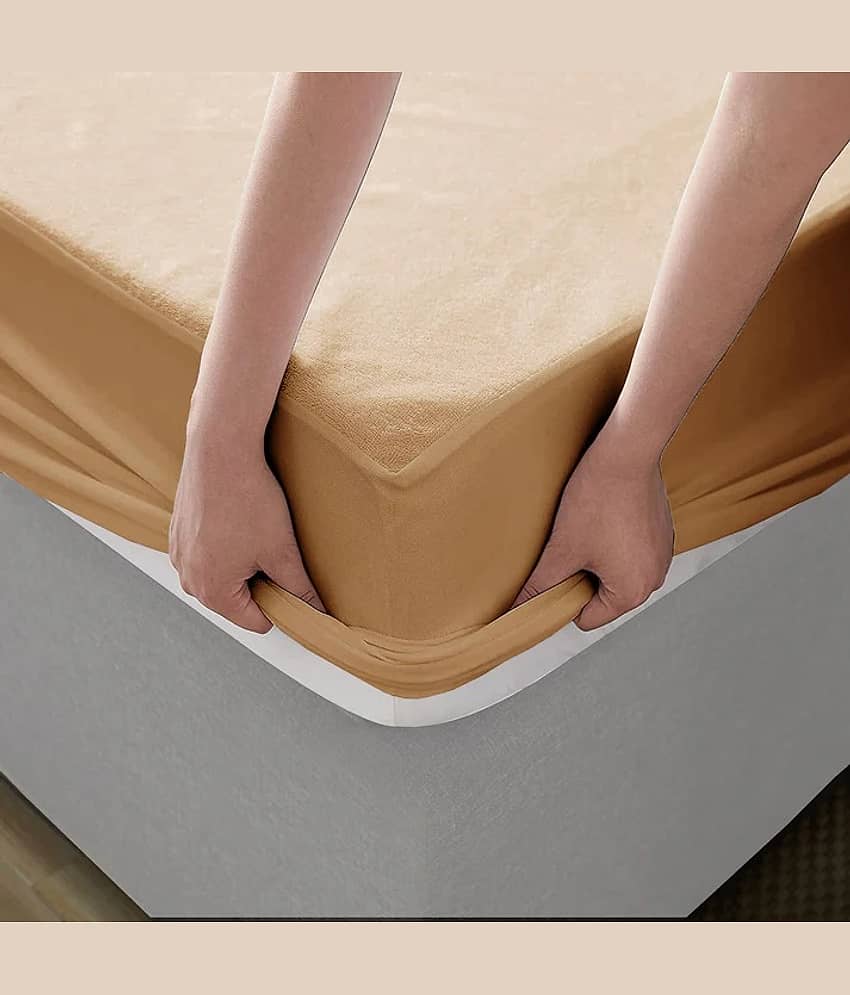 Luxurious homes - Cotton Water Proof Double King Size Mattress Protector - 198 cm (78") x 183 cm (72") - Beige