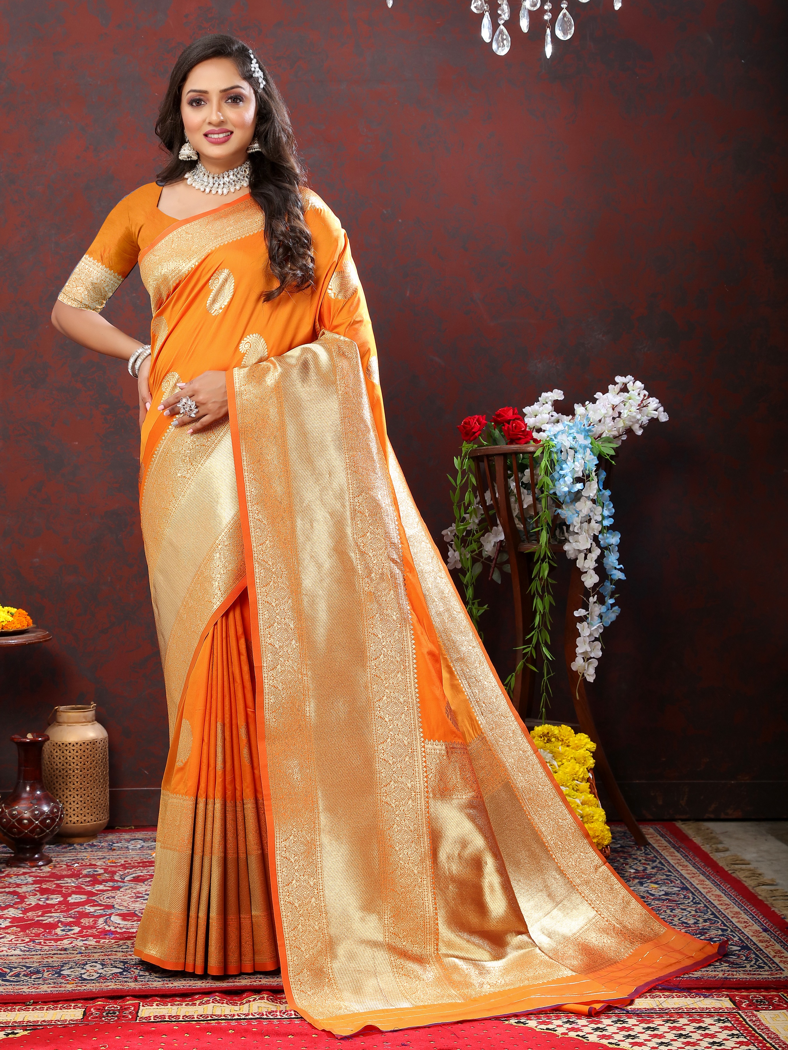 Yavira silk Women's Orange Handwoven Silk Saree view 2
