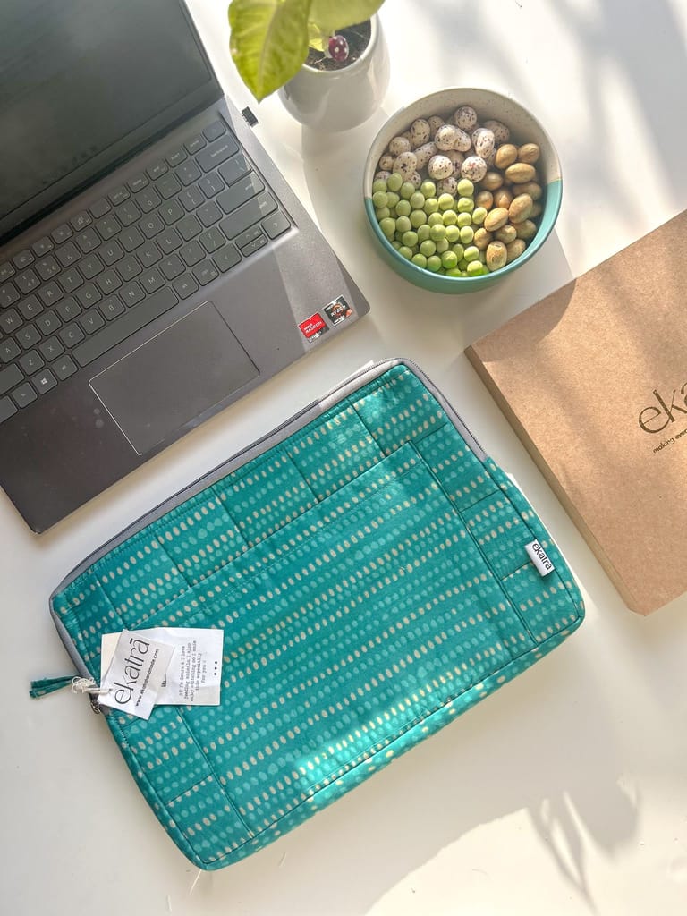 Sustainable Handmade Cotton Laptop Sleeve/Laptop Cover by Ekatra - Teal dots view 2