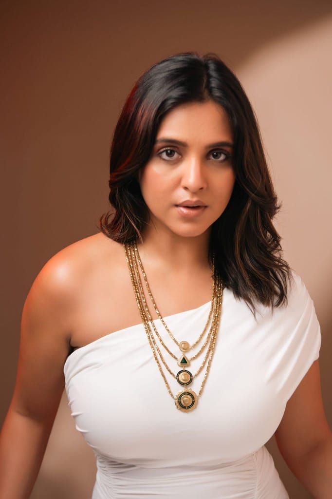 The Stunning Sehr Necklace – Handmade Gold Jewelry with Three Elegant Stones Online view 2