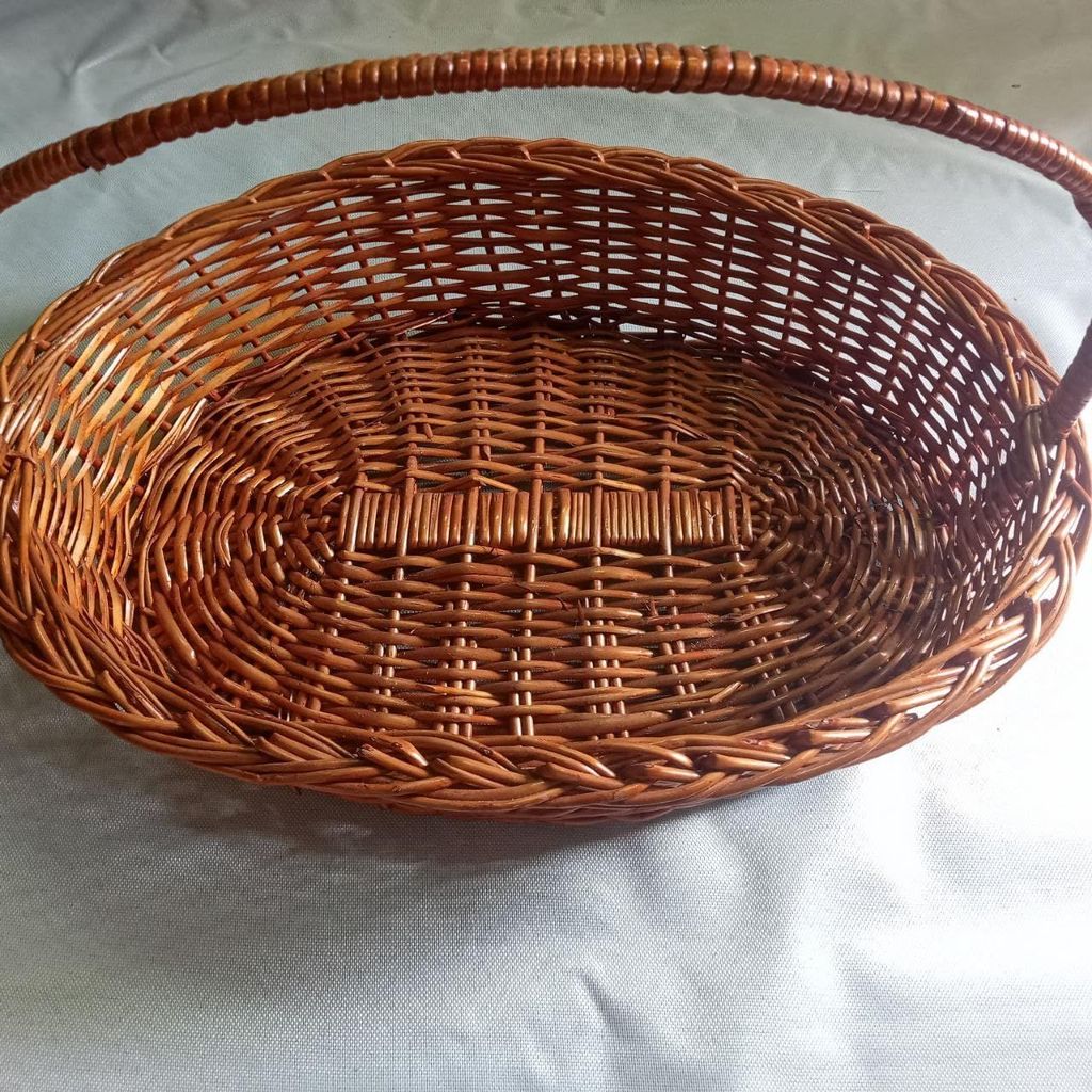 **Wicker Picnic Basket with Lid and Handles** view 2