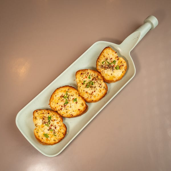 Chilli cheese garlic bread