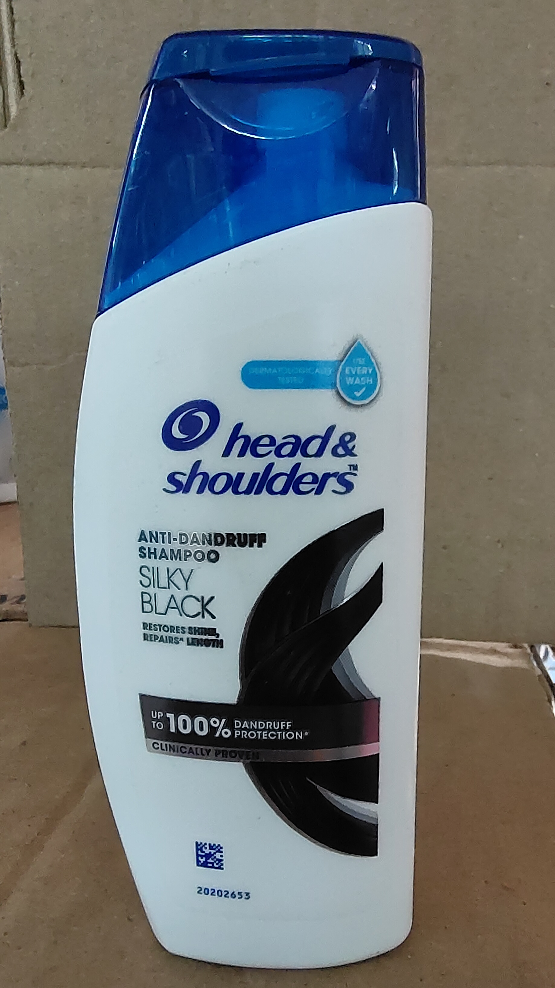 Head & shoulder anti dandruff shampoo silky black