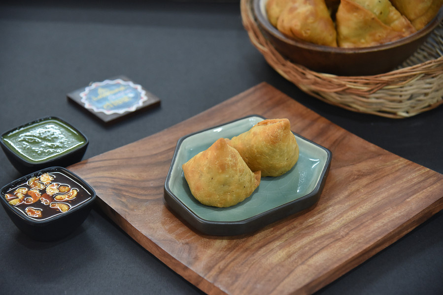 Lakhnawi special samosa (2 pcs)