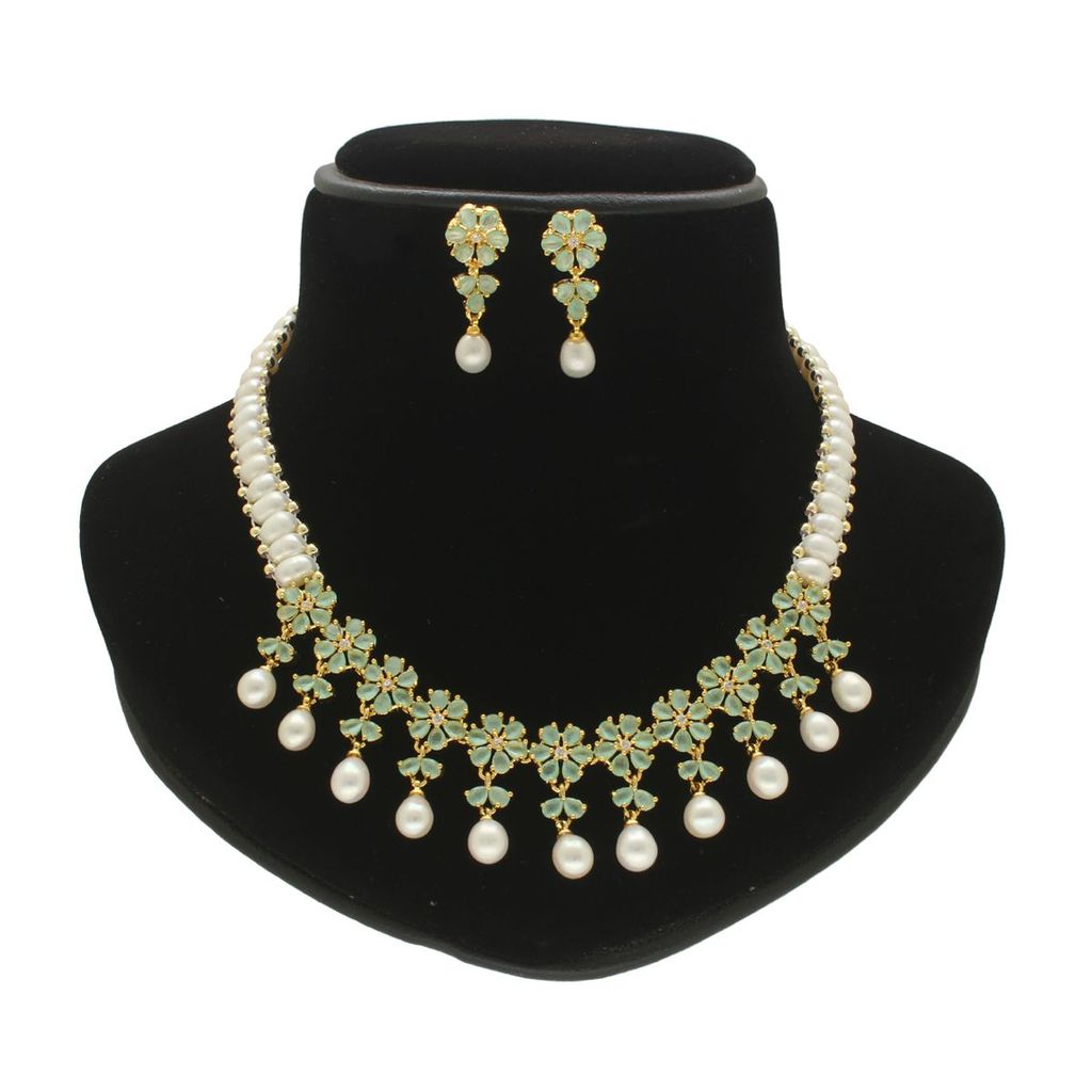 Alpona Grace Pearl Necklace Set view 2