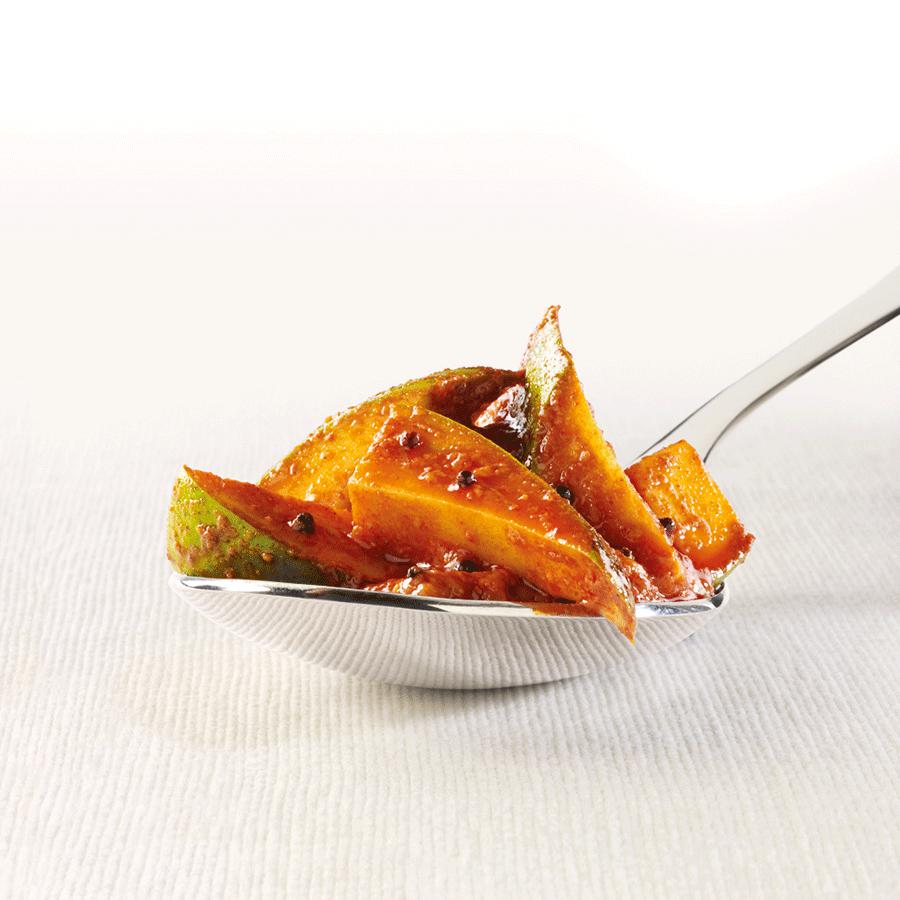 MTR Pickle - Mango Sliced, 500 gm Jar view 2