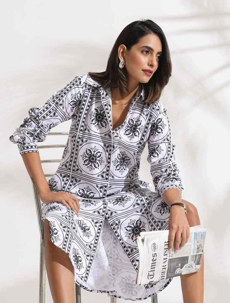 trueBrowns White Cotton Print Shirt Dress - White (M) view 2