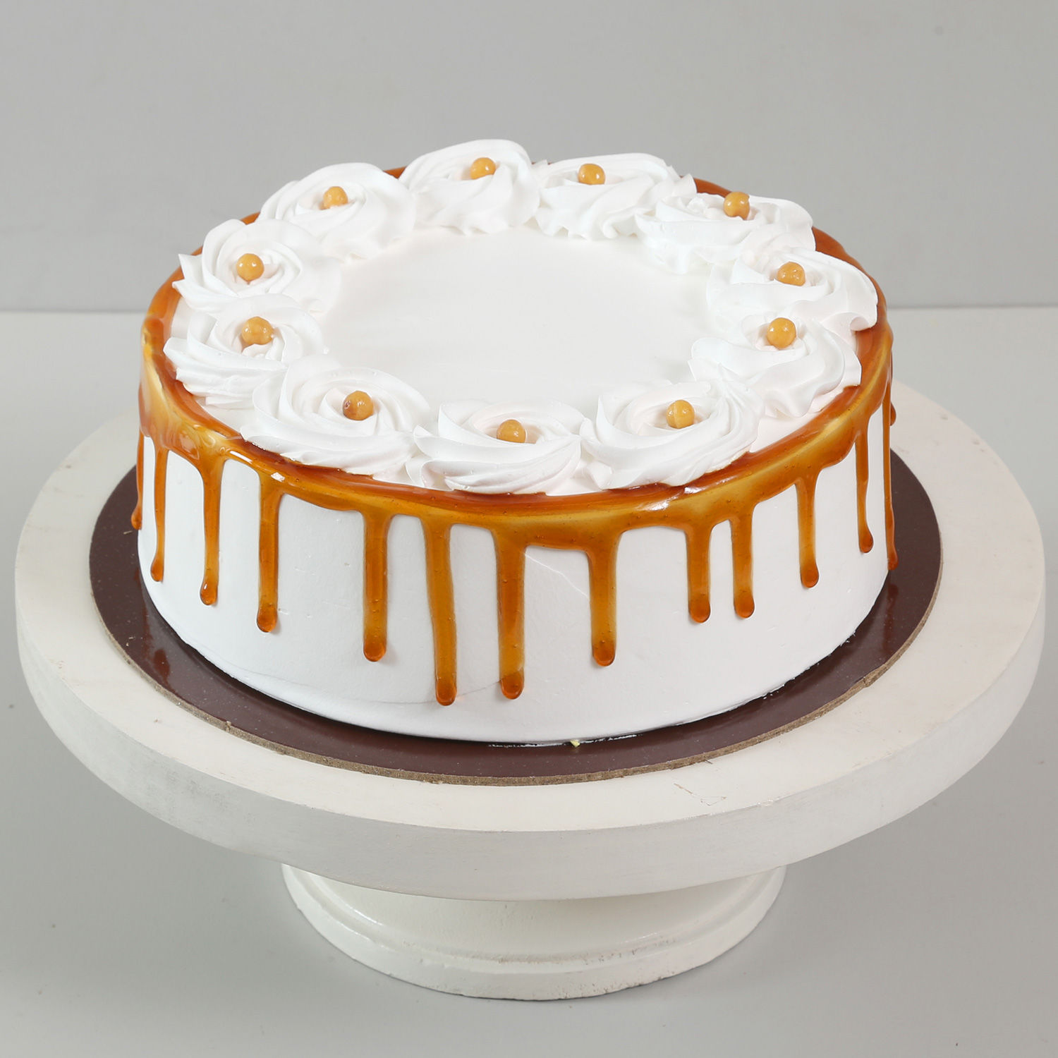 Crunchy Butterscotch Cream Cake Half Kg view 2