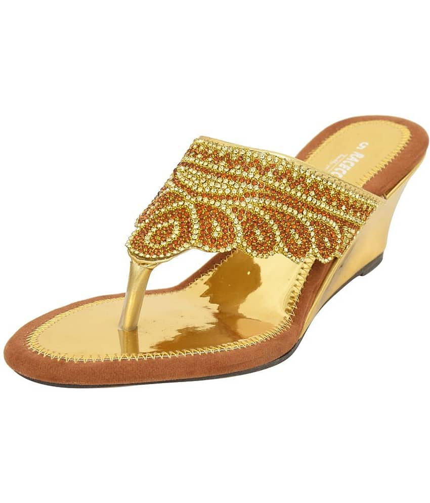 Racecourse - Gold Women's Slip On Heels view 2
