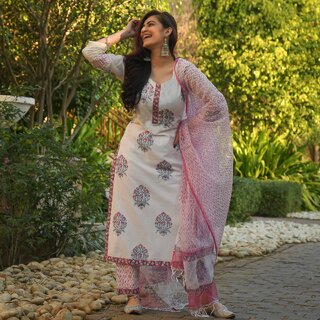 SVB White Colour Floral Print Kurta Set view 2
