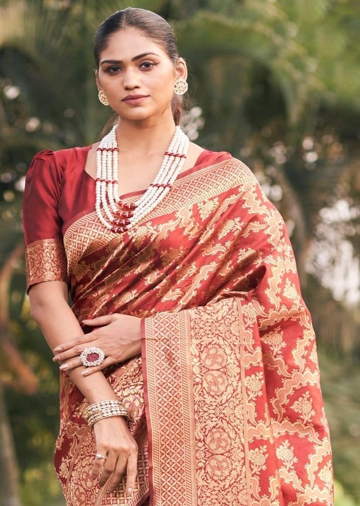 Woven Art Silk Saree in Red view 2