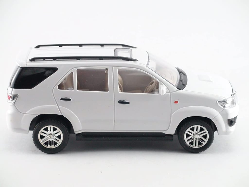 Mehtab E-Chariot Fortune Replica CT-134 Miniature Automobile | Pull Back Action Toys Car Around 15 CM in Length 100 Grams | Pack of 1 White view 2