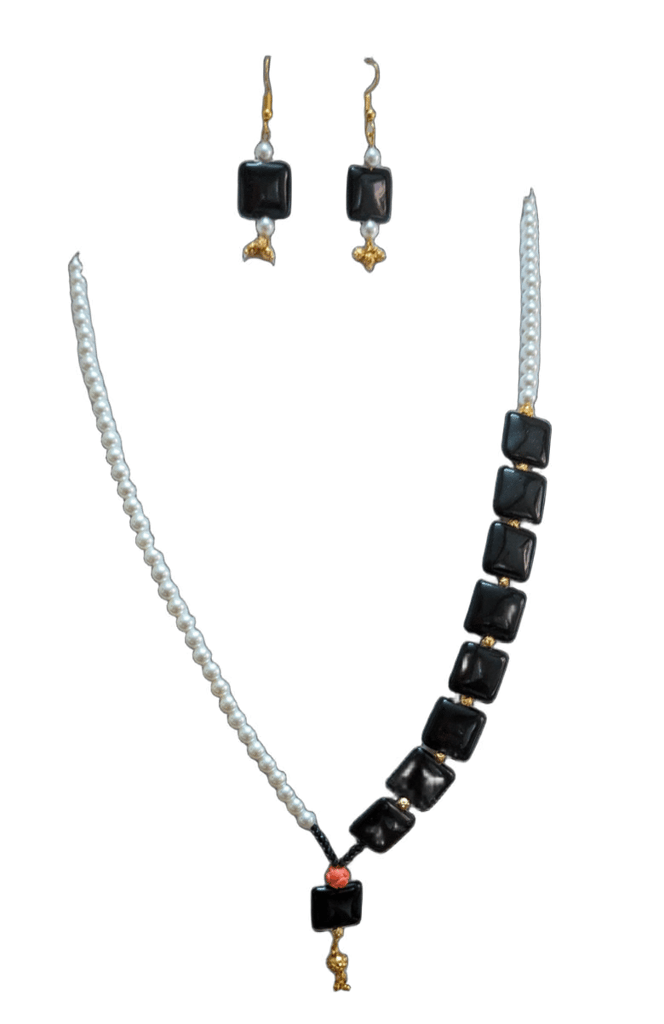 Elegant Black & White Beaded Necklace Set view 2