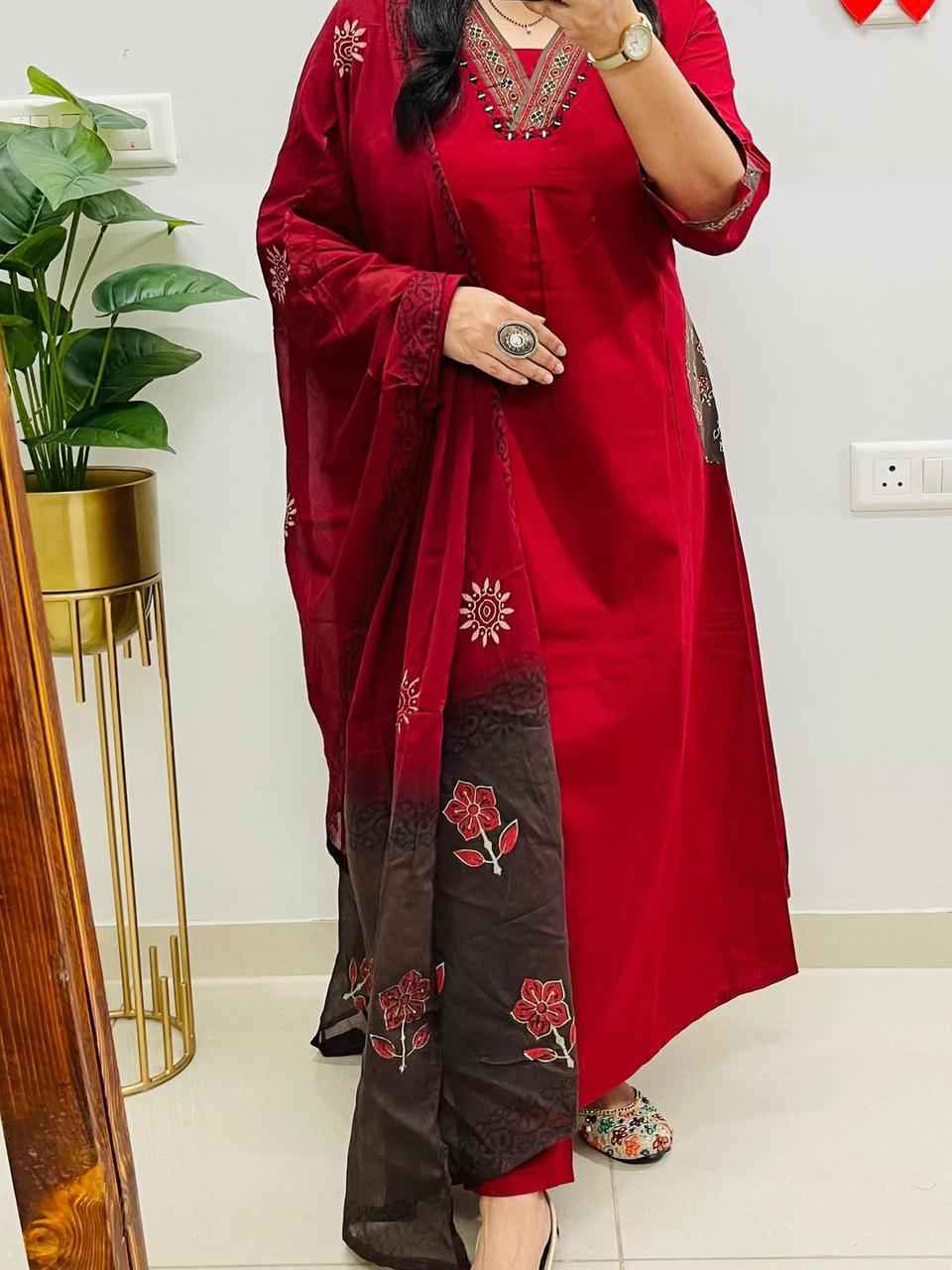 Pure Cotton Self Print Kurta Set view 2