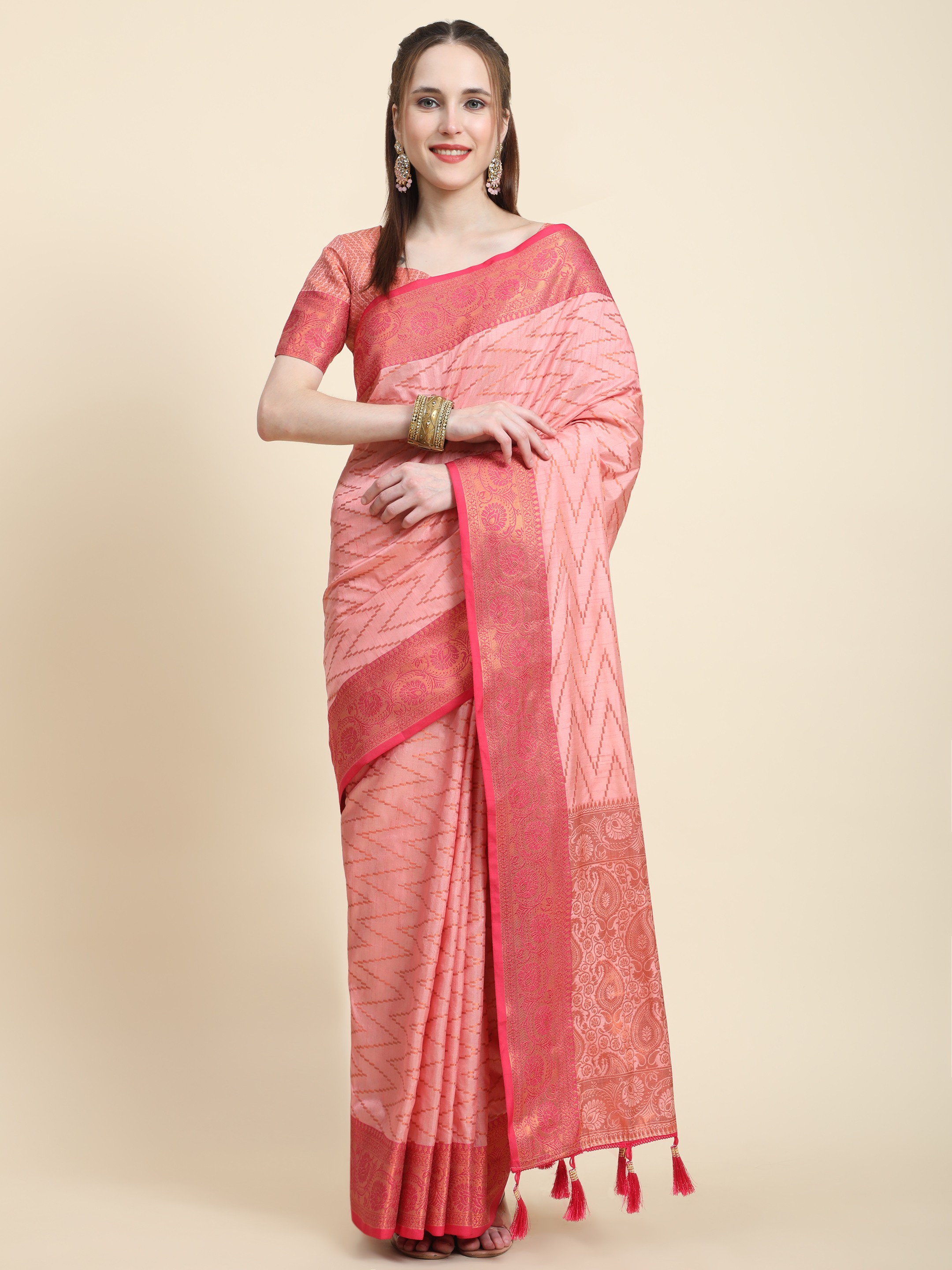 Yavira silk Women's Pink Handwoven Jacquard Saree view 2