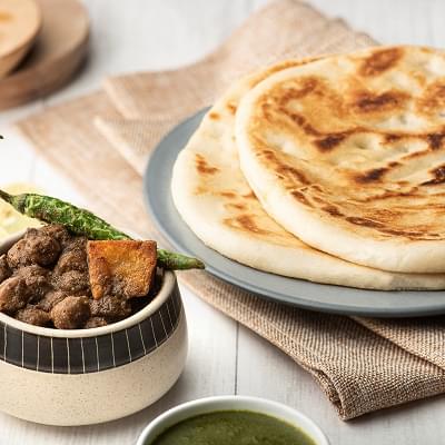 Baked kulcha with chole 2 pcs