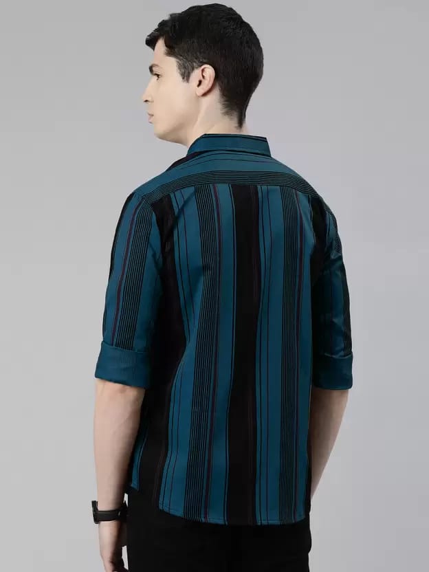 Men Slim Fit Geometric Print Spread Collar Casual Shirt view 2