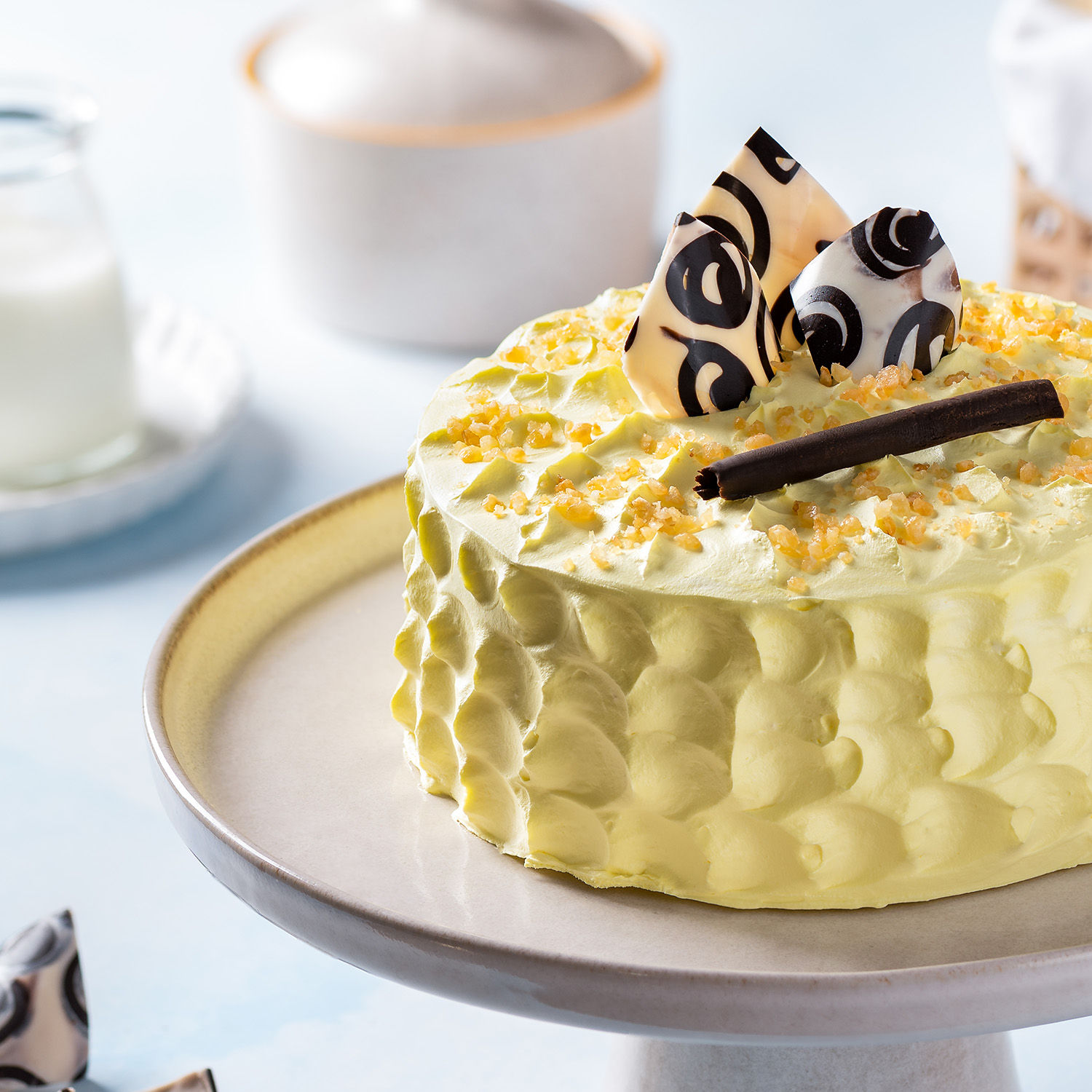 Crunchy Butterscotch Cake- Half Kg view 2