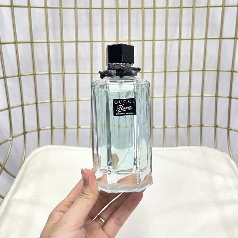 Gucci Glamorous Magnolia Eau De Toilette Spray - 100ml/3.4 fl oz view 2
