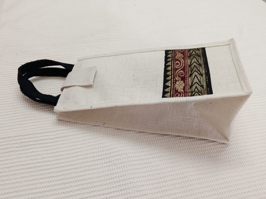 "Chic and Eco-Friendly Jute Bag with Stylish Ethnic Print" view 2