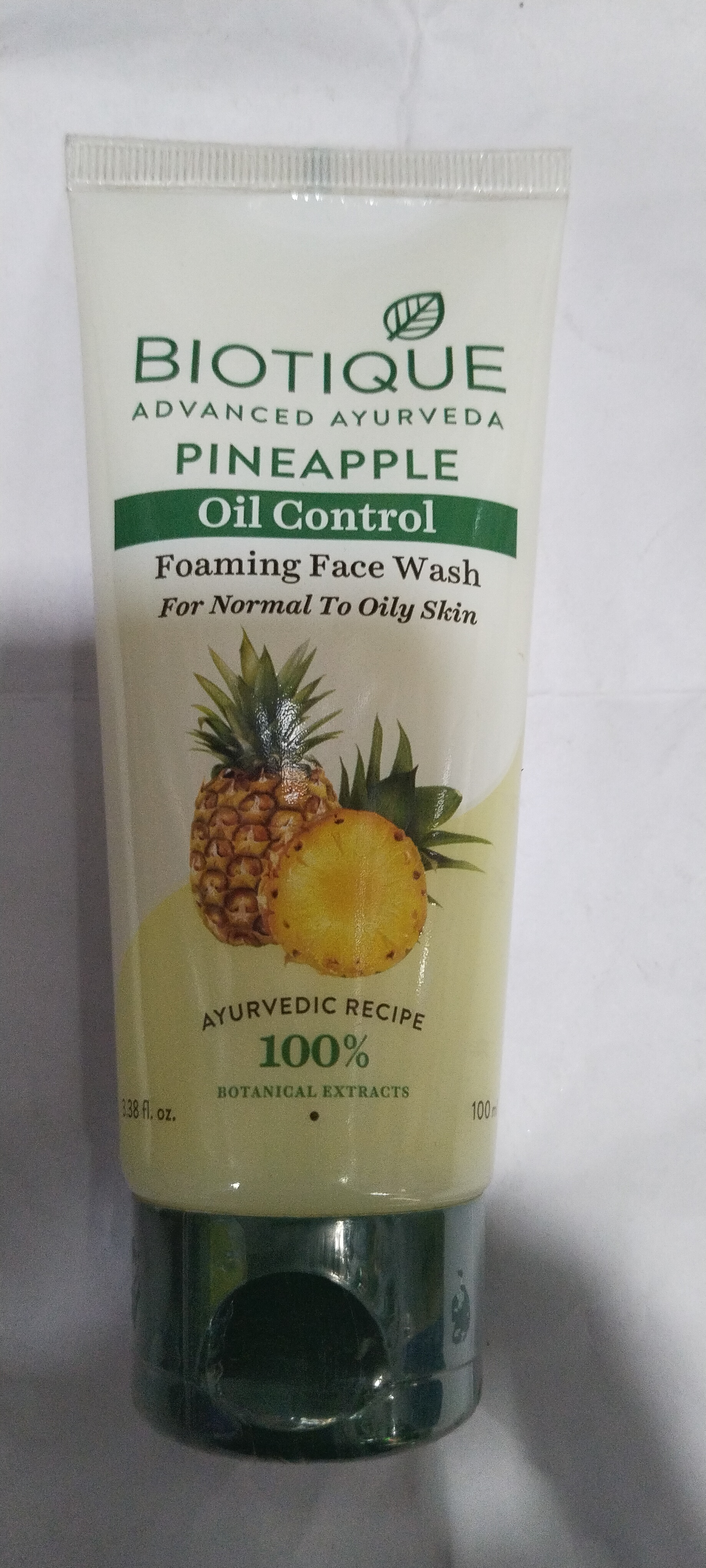 Biotique Advanced ayurveda Pineapple Oil control Foaming face wash