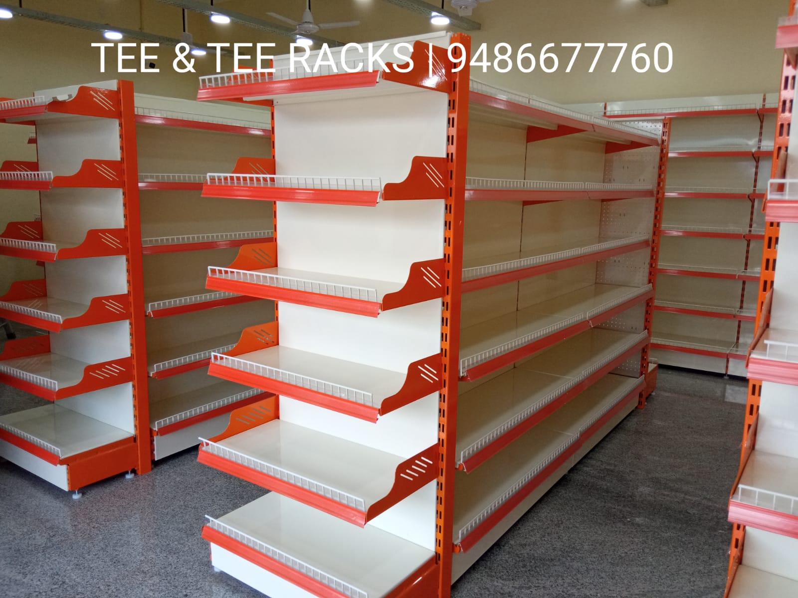 Center Rack with End Display Racks view 2