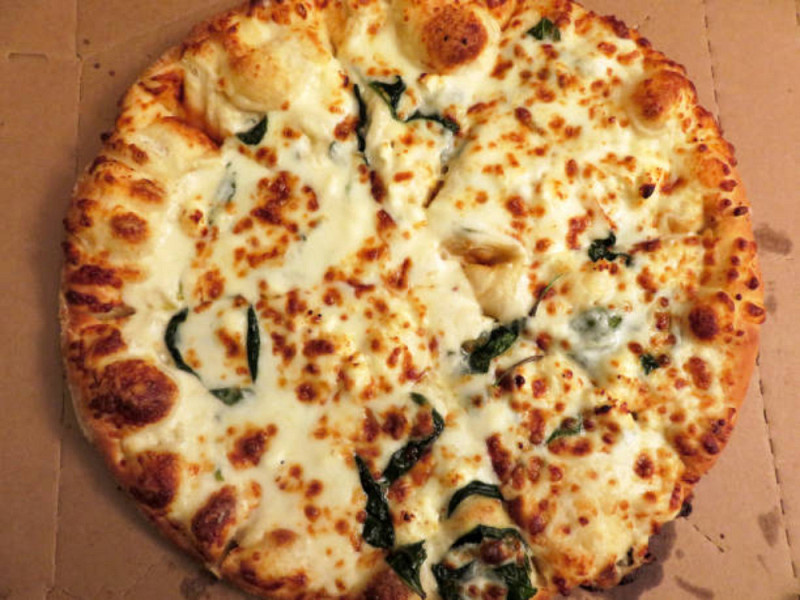 Chicken cheese pizza