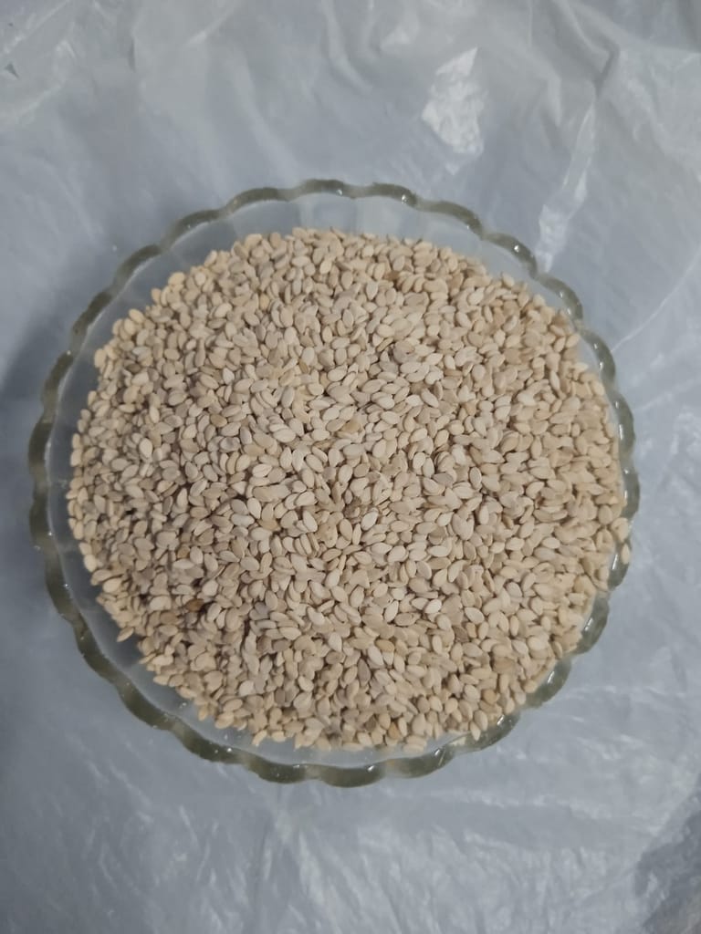 "Organic Sesame Seeds - 100% Natural & Pure - Hulled & Unhulled Sesame Seeds for Cooking, Baking, and Sprouting" view 2