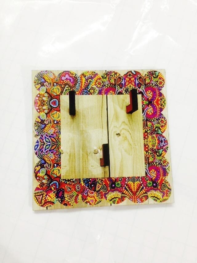 Key Holders - Square Wooden Base With When colors speak Artwork Frame view 2
