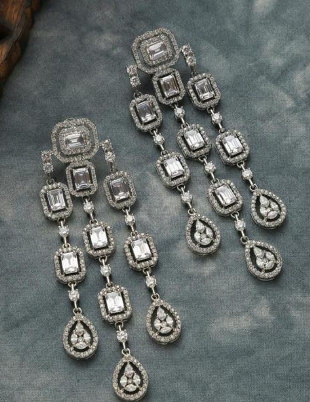 Womens and girls look like awesome American diamond jewellery EEARINGES best quality view 2