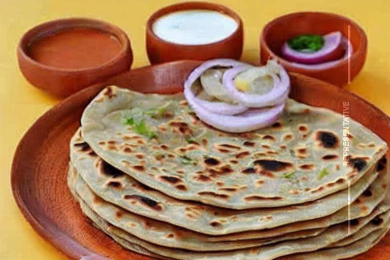 Onion Paratha (2 Pcs)