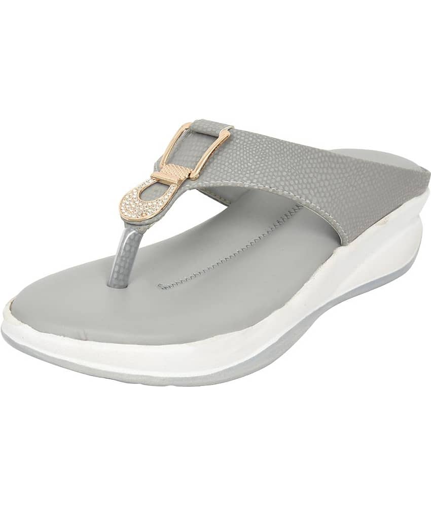 Racecourse - Gray Women's Slip On Heels view 2
