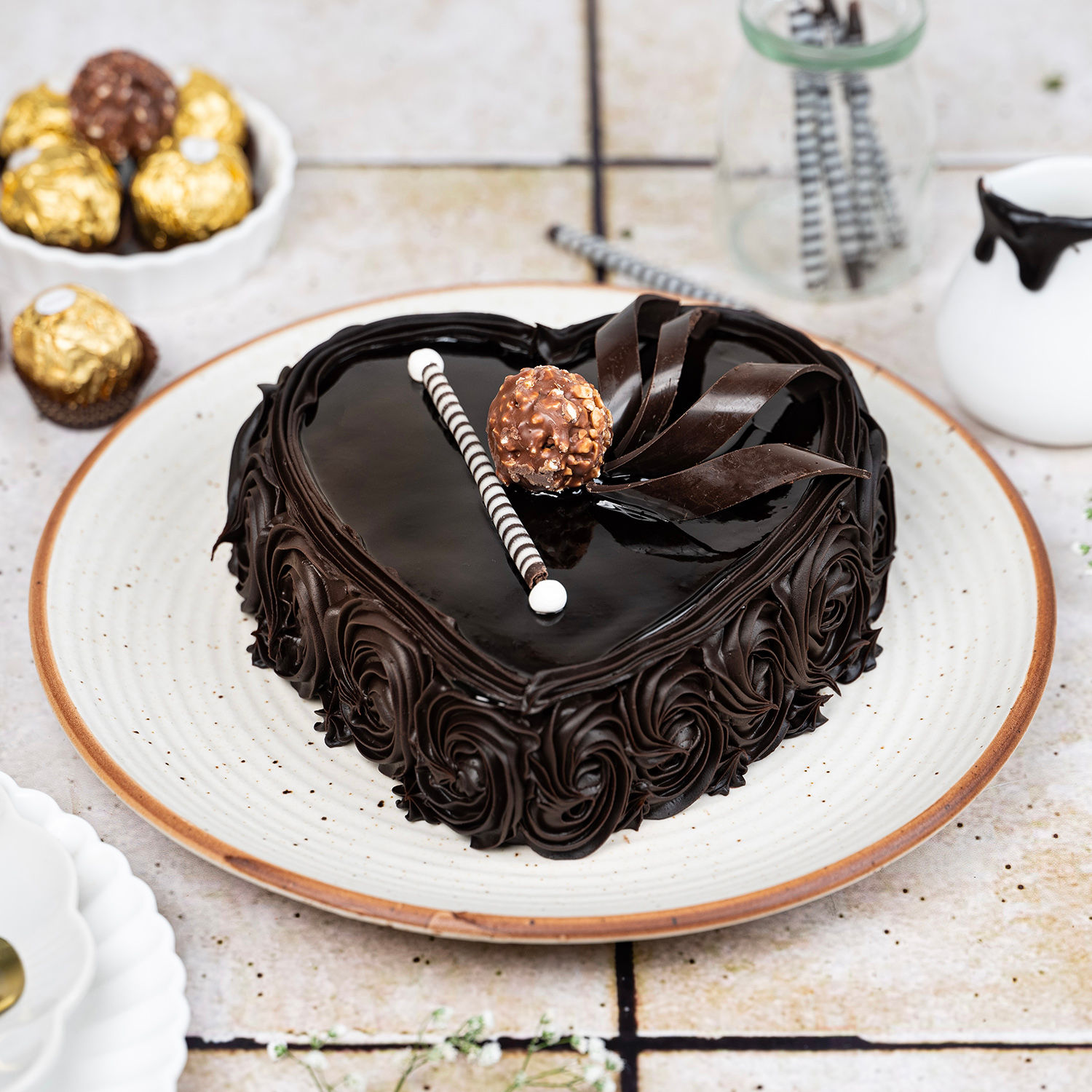 Special Floral Chocolate Cake Half Kg view 2