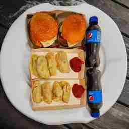 Veg Fried Momos [10 Pic] + 2 Veg Momos Burger + Coke [750 Ml]