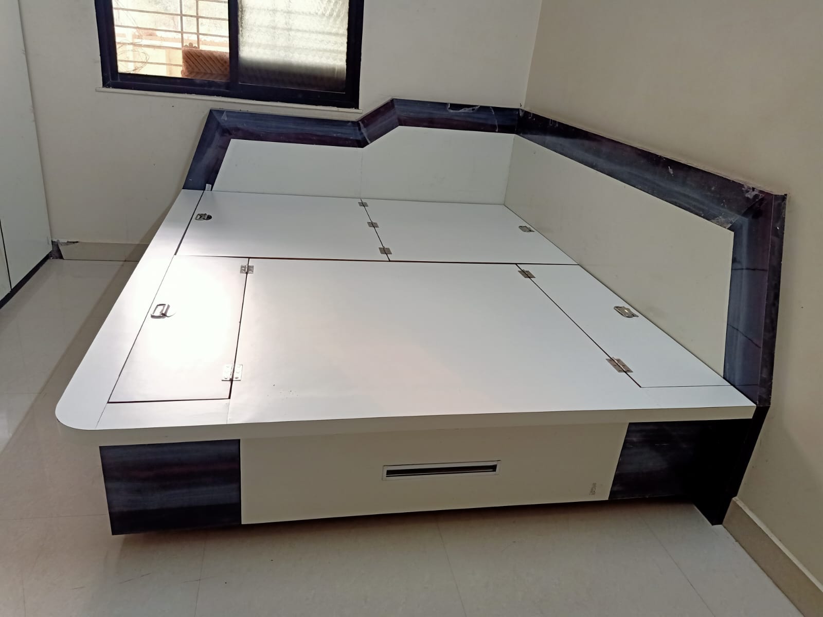 Wooden Cot 1