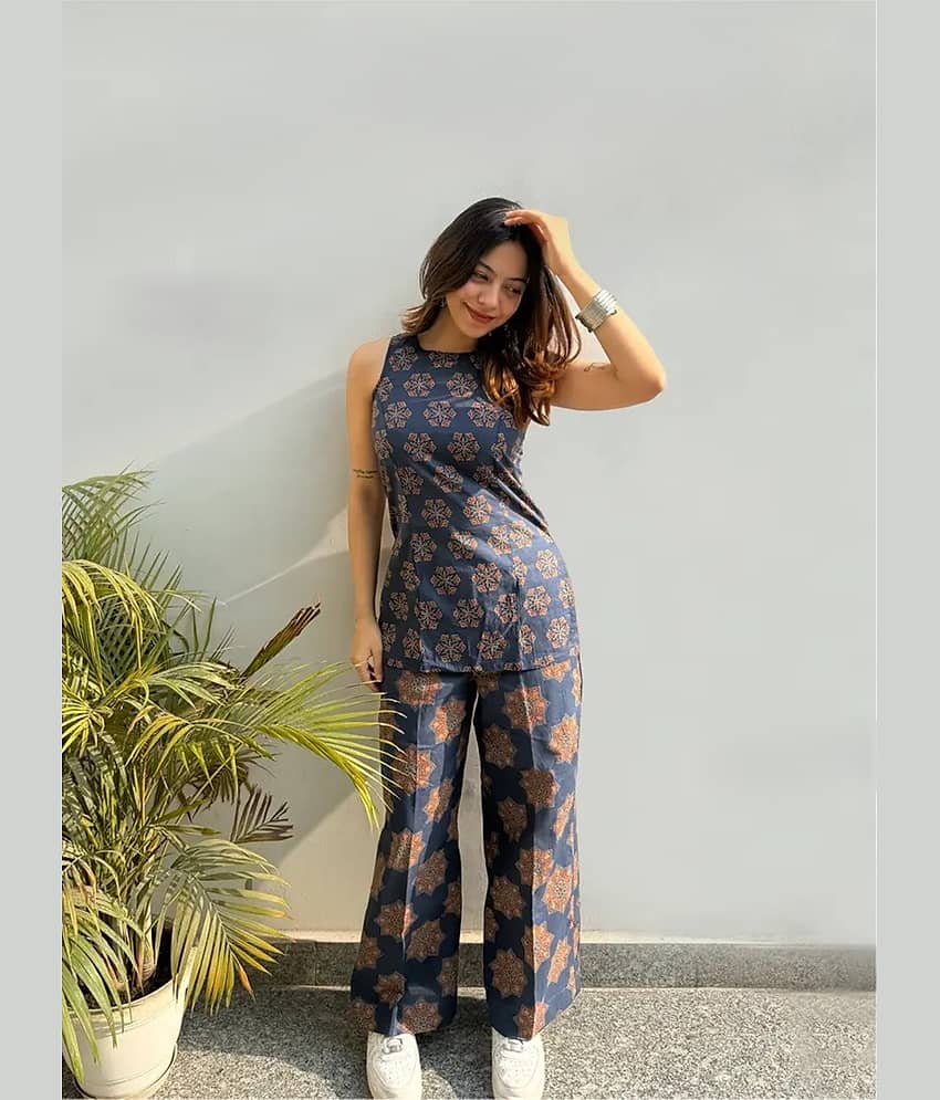 Varni Fabrics Women Printed Top With Trousers Co-Ord Set ( Navy ) view 2