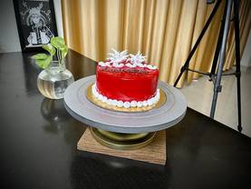 Strawberry Delight Cake