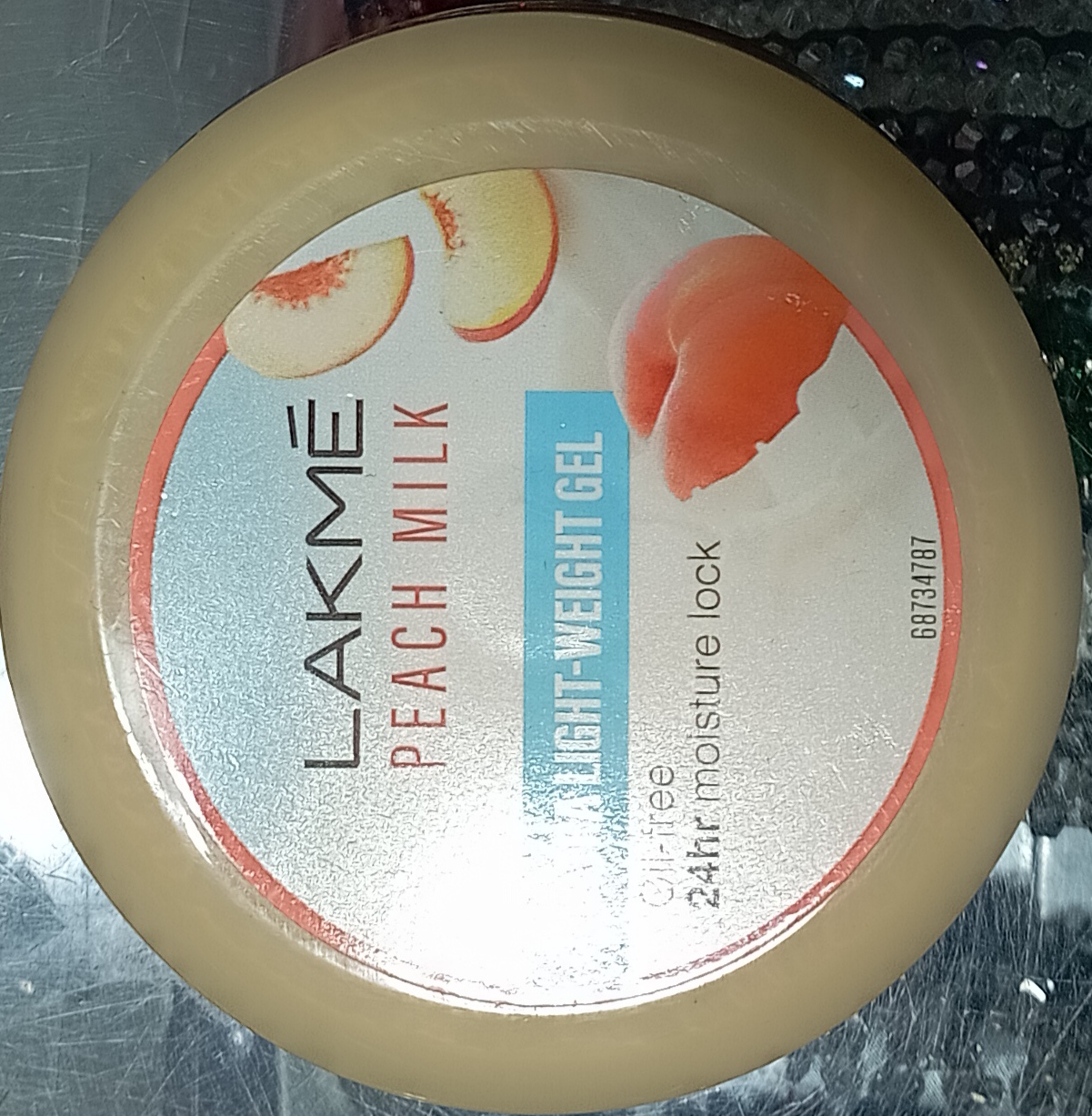 Lakme peach milk moisture lock 24h