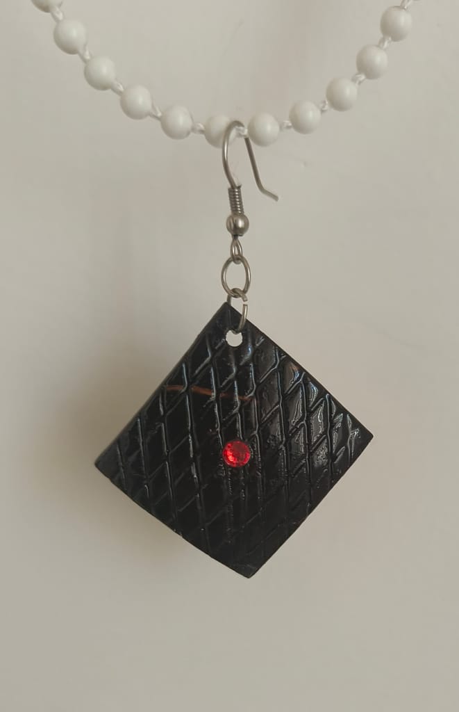 HANDICRAFTED COCONUT SHELL EARING view 2