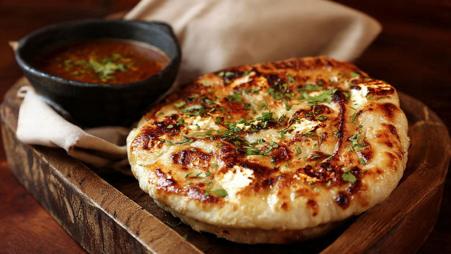 Paneer kulcha (1 pcs)