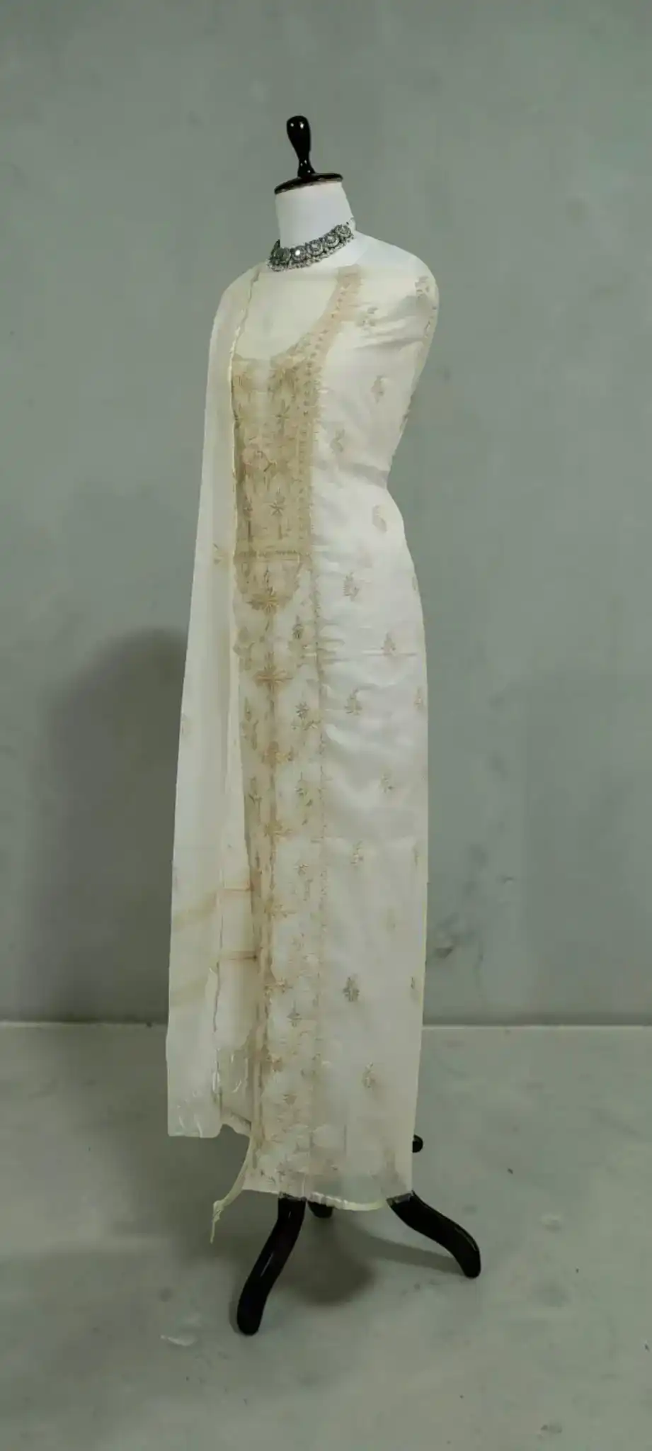 Lucknow Chikankari Hand-Embroidered Mul Cotton Dress Material view 2