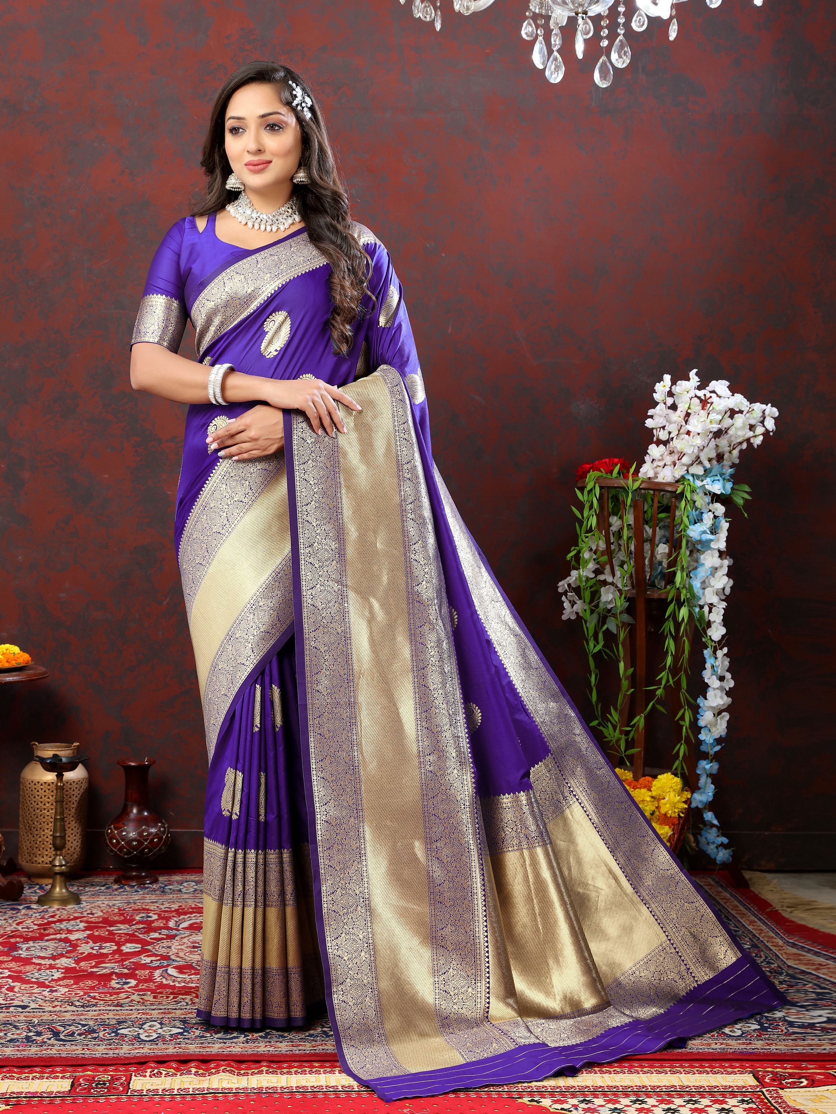 Yavira silk Women's Purple Handwoven Silk Saree view 2