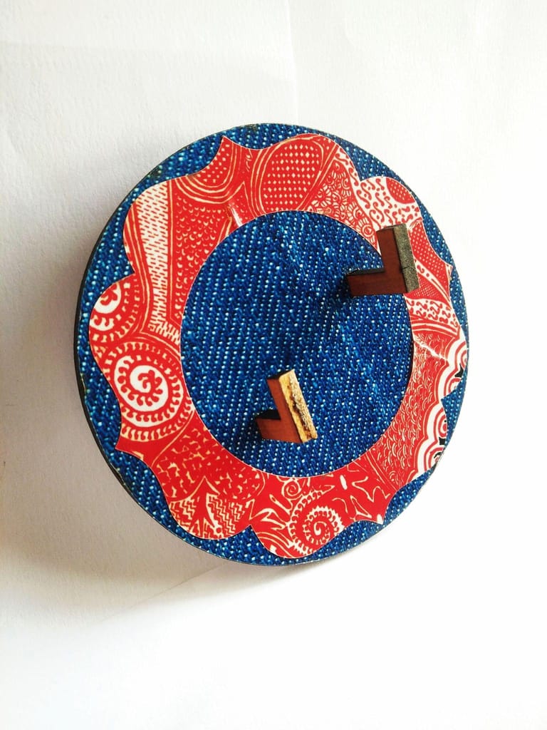 KEY HOLDER - CIRCLE BLUE DENIM BASE WITH ENIGMA ARTWORK FRAME view 2