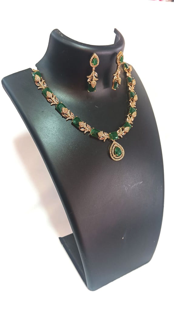 Stunning Emerald and Diamond Necklace Set in Gold view 2