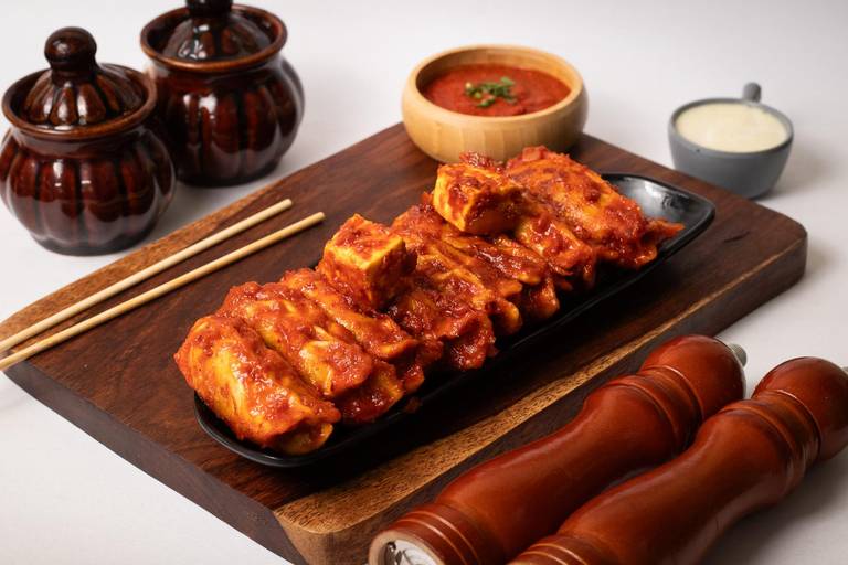 Veg Paneer Schezwan Pan Fried Momos [6Pcs]