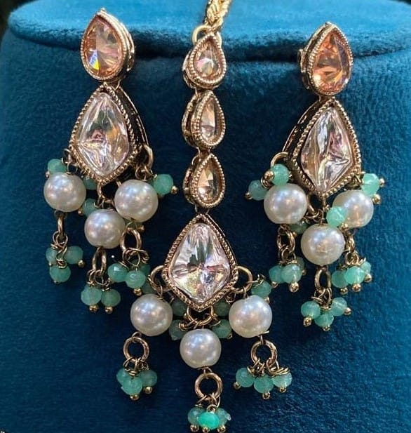 Mint green stone and pearl choker necklace set with earrings view 2